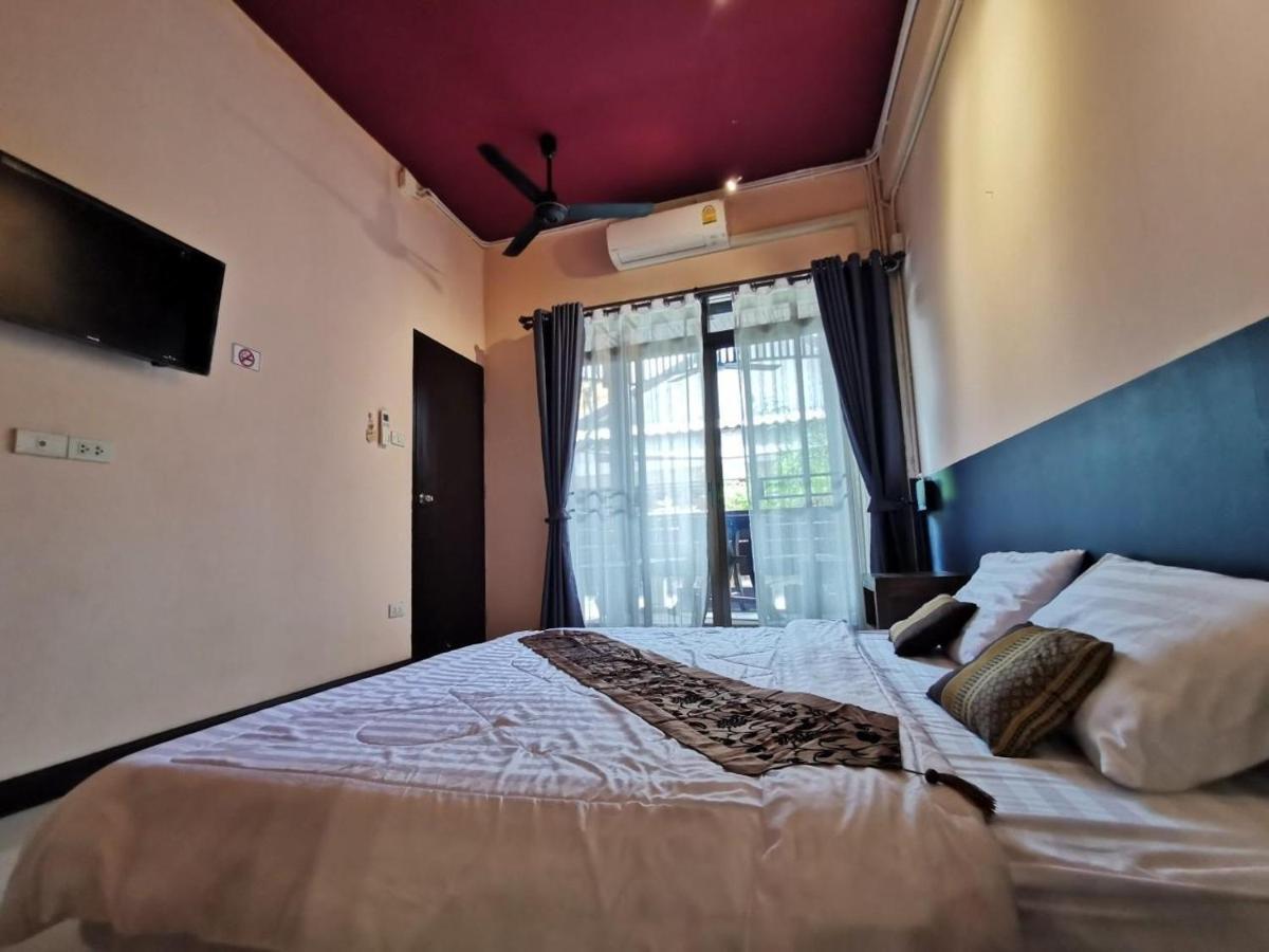 ホテル Madera House チエンマイ エクステリア 写真