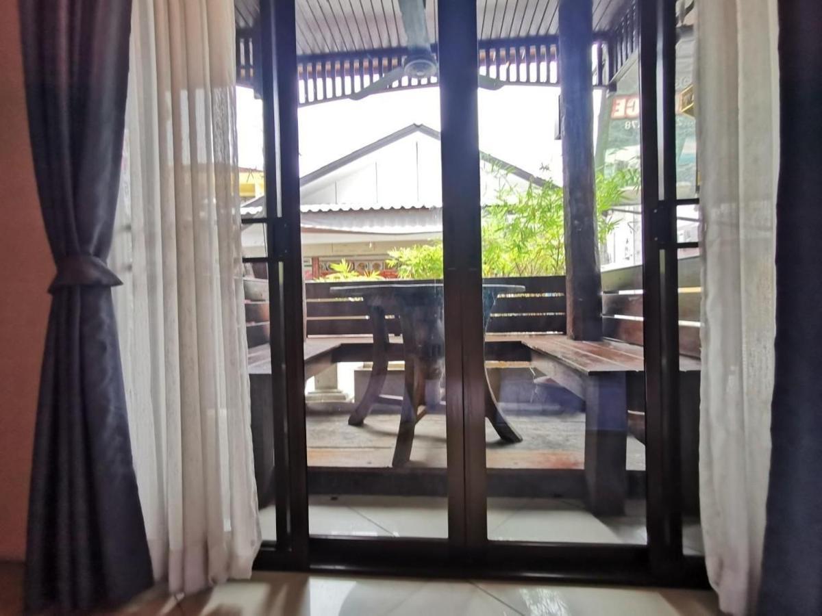 ホテル Madera House チエンマイ エクステリア 写真