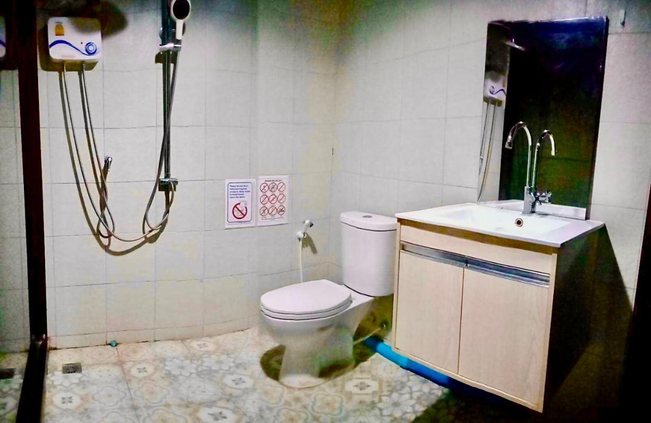 ホテル Madera House チエンマイ エクステリア 写真
