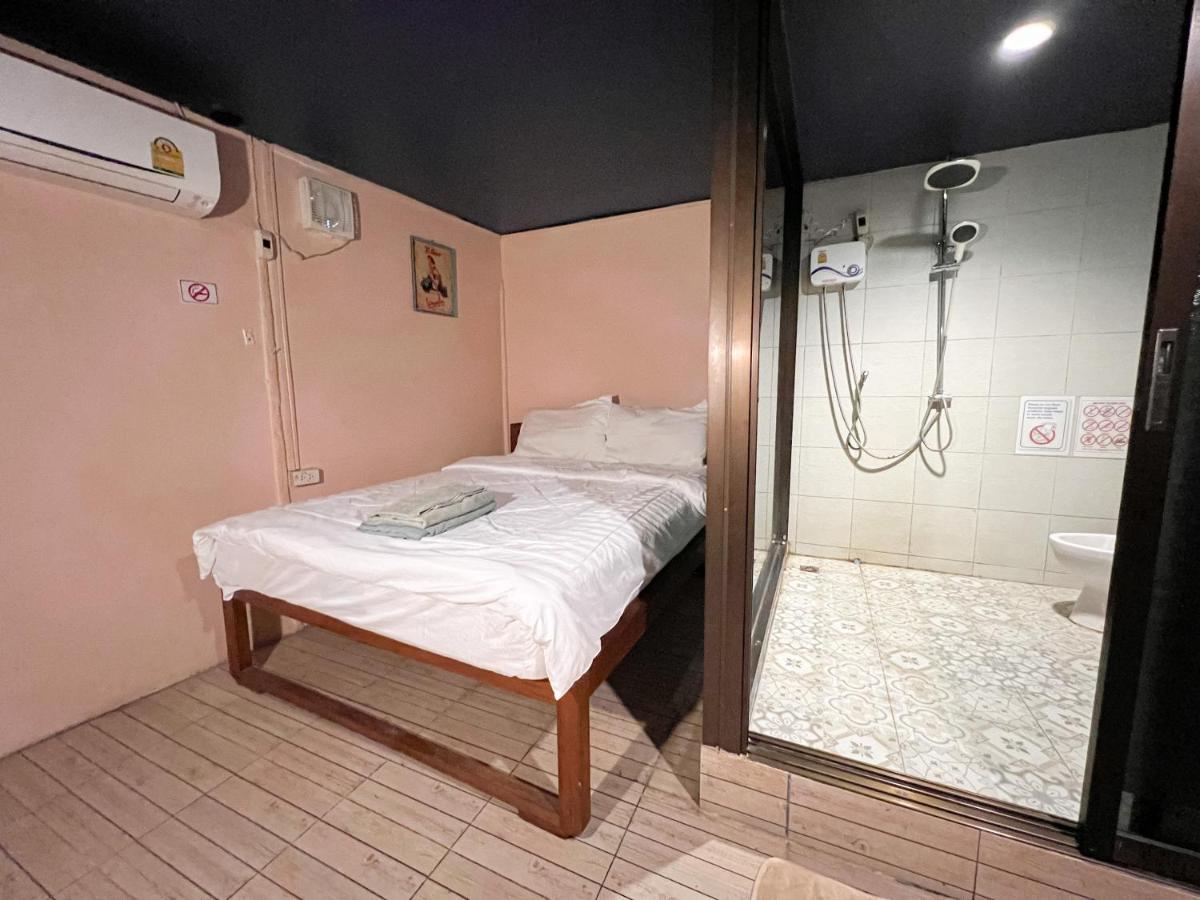 ホテル Madera House チエンマイ エクステリア 写真