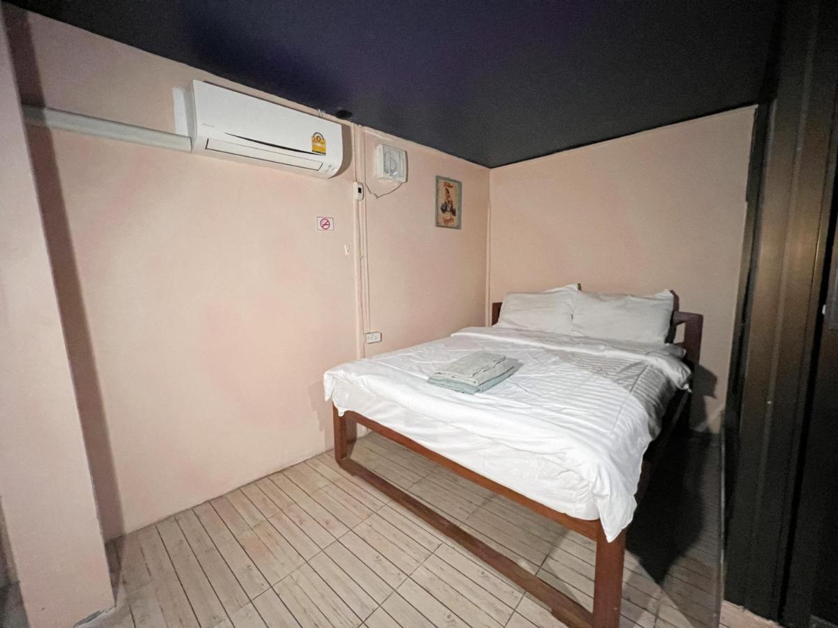 ホテル Madera House チエンマイ エクステリア 写真